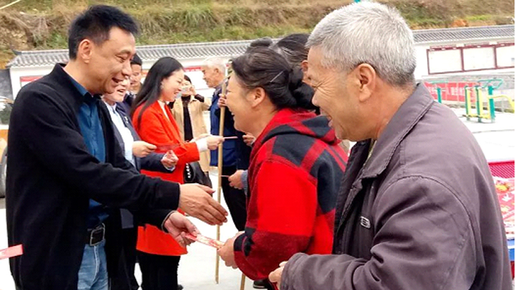 炬神電子赴良田鎮(zhèn)開展“愛心扶貧、攜手同行”活動