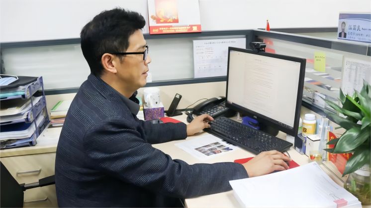 伍國良，“卷王”實(shí)錘了！